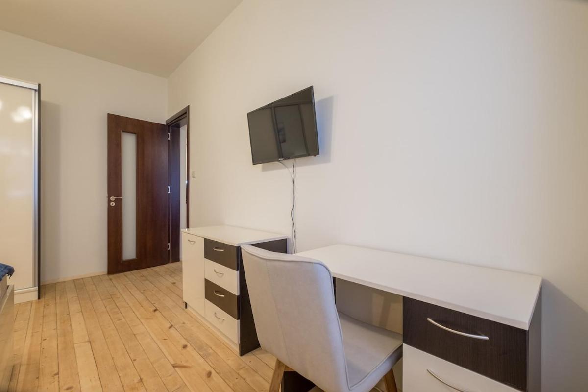Stylish Center Flat 100m To Vitosha Blvd Apartment Sofia