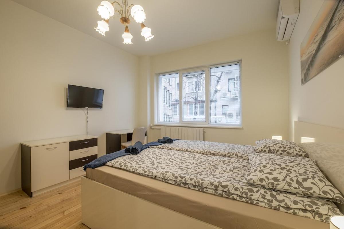 Apartment Stylish Center Flat 100m To Vitosha Blvd